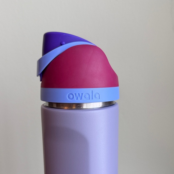 Owala Purple and Pink Water Bottle 24oz - Picture 4 of 9